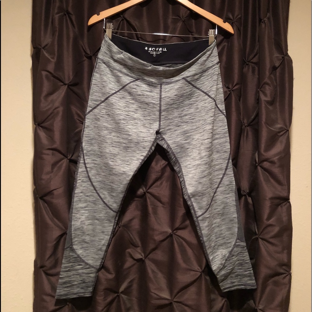 Capri length leggings Grey